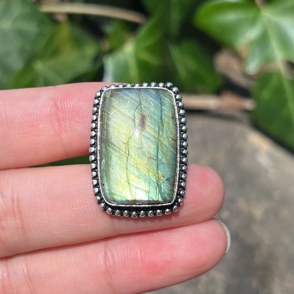 Size 7 925 silver plated flash rectangular‎ labradorite ring - Picture 1 of 9